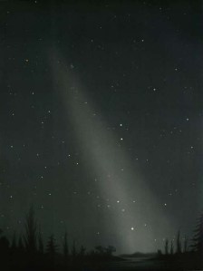 Zodiakallicht. http://de.wikipedia.org/wiki/Nacht#mediaviewer/File:Zodiakallicht.jpg. Gemeinfrei